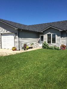 SPACIOUS 3 bed 1 bath House - With Yard!