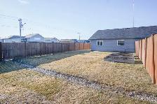 SPACIOUS 3 bed 1 bath House - With Yard! - Photo 6