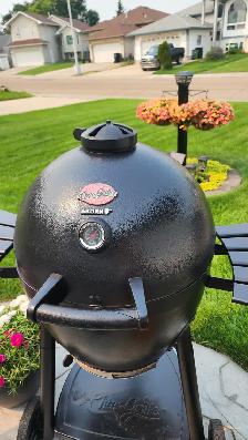 Charbroiler Acorn Smoker $175.00 OBO p/u clareview , Fraser Area