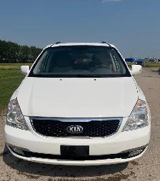 2014 Kia Sedona LX, Safetied - Photo 2