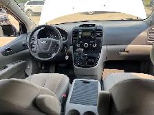 2014 Kia Sedona LX, Safetied - Photo 5