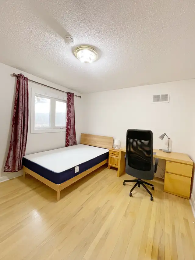 Near Finch Subway: Female Only Room for Rent - $890