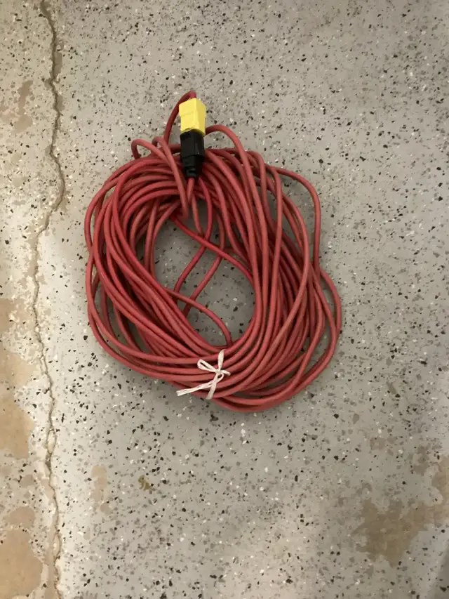 2 100ft Extension Cord