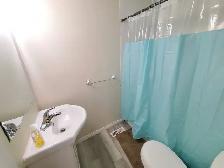 Private room for rent in a house - Photo 2
