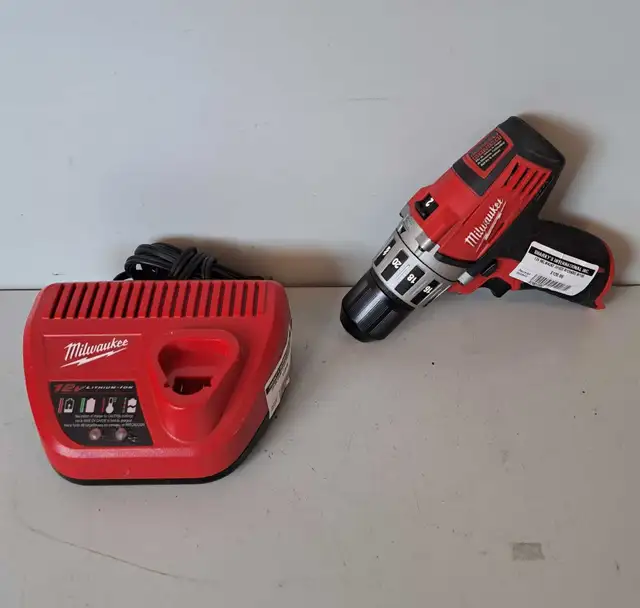 12V Milwaukee Drill 241020 (32801002)