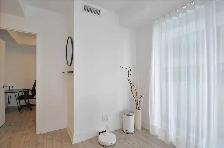 LUXURY YORKVILLE LIVING AT EXHIBIT RESIDENCES! - Photo 4