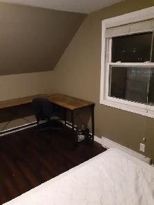 Seeking Mature Student - Photo 3
