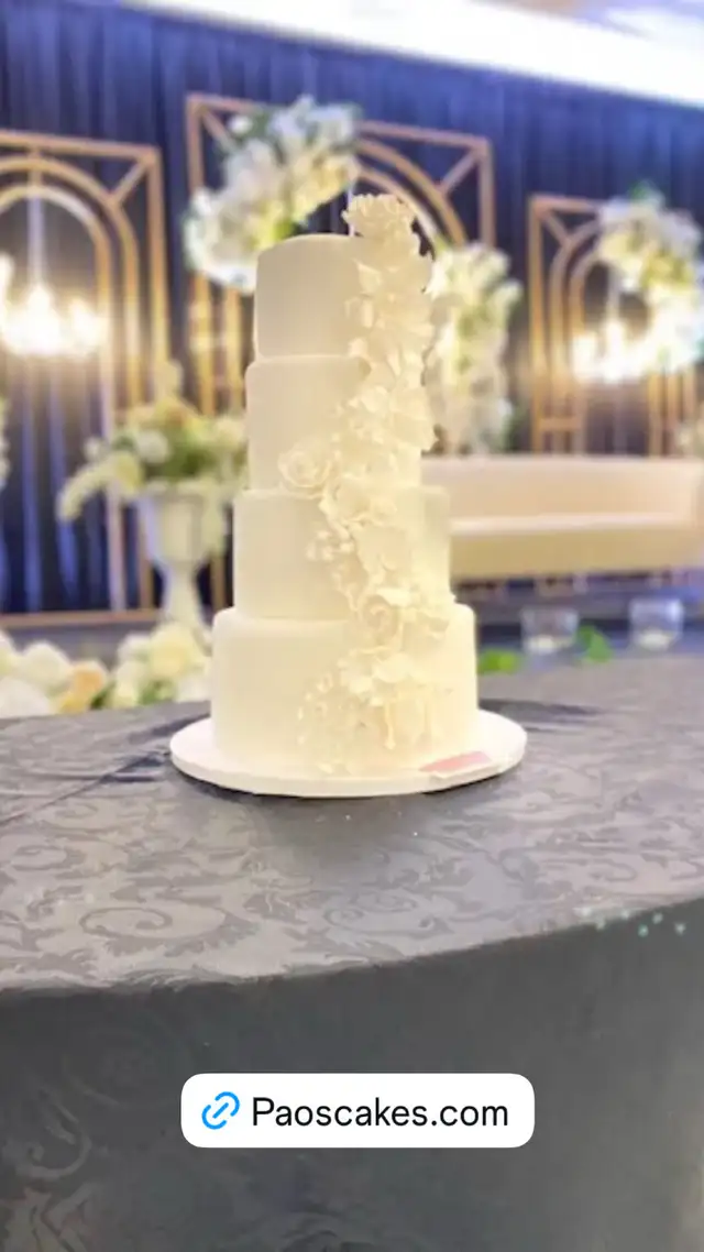 Amazing wedding cakes , Milton cakes Halton GTA delivery