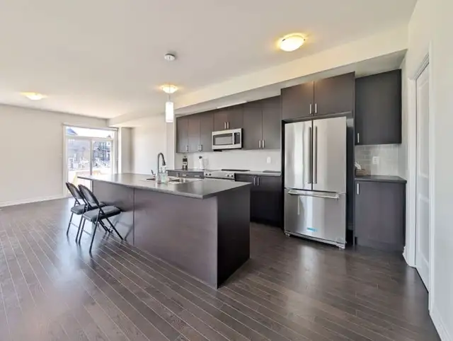 4 Bedroom Townhome/Garage/Basement/For Rent/Russell, ON/Ottawa