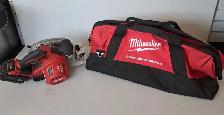 18V Milwaukee 6 1/2' Circular Saw (32800999) - Photo 2