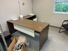 Desks/ Executive privet office by Lacasse $599.99 each new condi - Photo 2