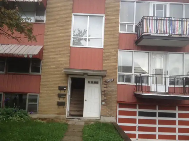 Alta Vista 3 bed August 15 Walking to General Hospital  Triplex