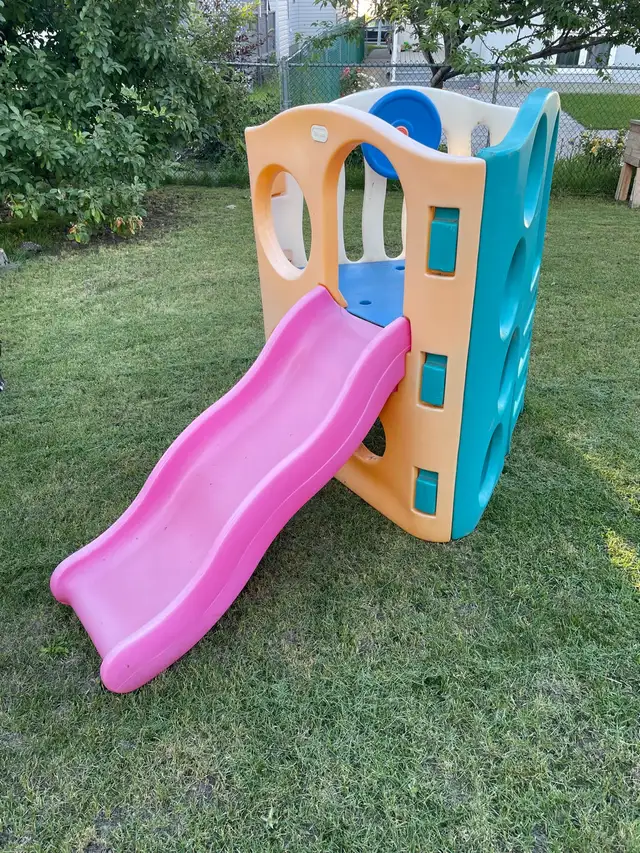Littke Tykes Wave Climber with Slide