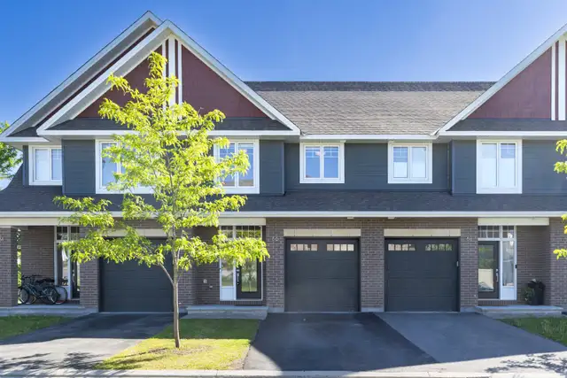 Beautiful townhouse for rent in Kanata Lakes