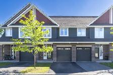 Beautiful townhouse for rent in Kanata Lakes