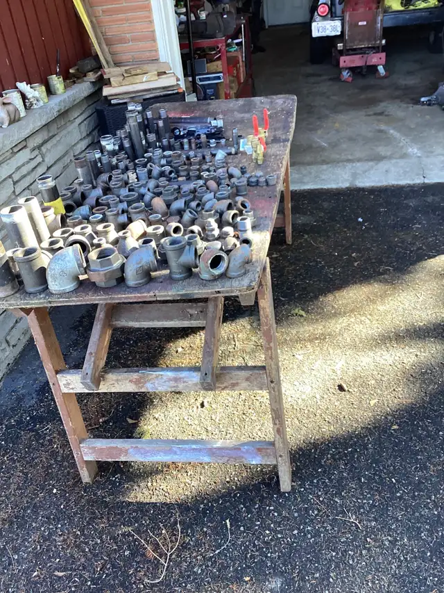 PIPE FITTINGS. GAS FITTINGS.