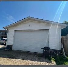 Home for rent in Sylvan Lake one block to beach. - Photo 3