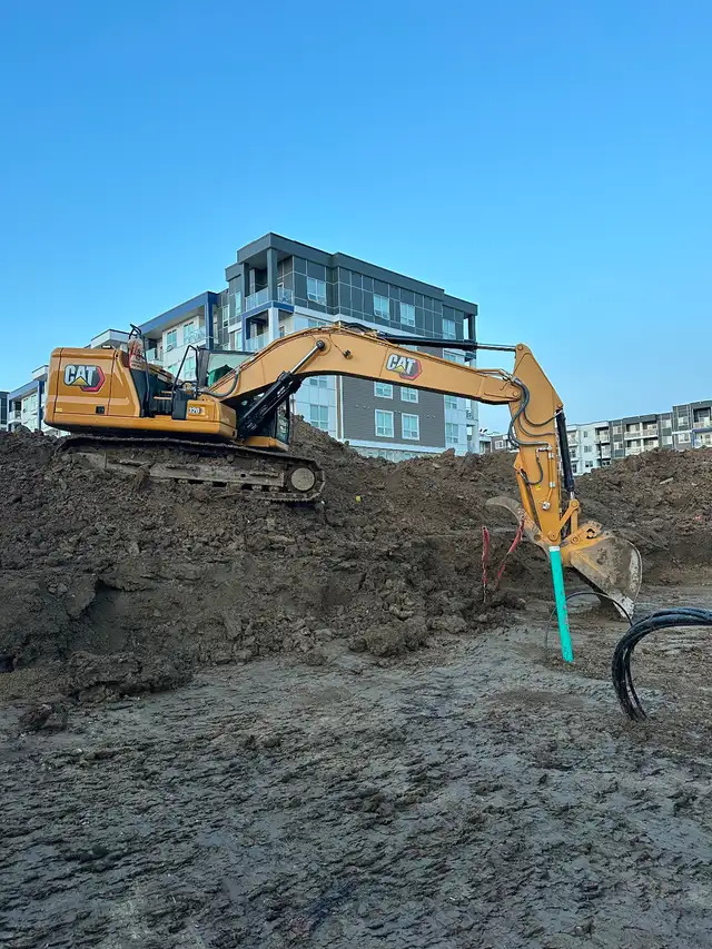 Hiring Experienced Hoe operators & water/sewer pipe layers