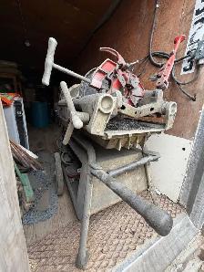 RIDGID THREADING MACHINE - Photo 4