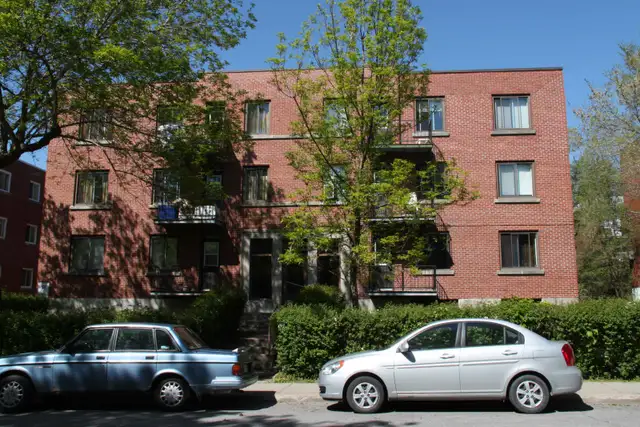• Aout/ Sept- 4 chambres  – Côte-des-Neiges– Pres de UDM