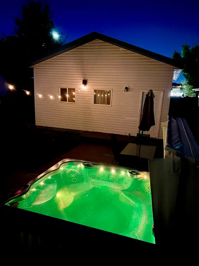 Furnished/Unfurnished Luxurious  5 Bedroom, 3.5 bath w/ hot tub