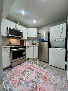 Furnished/Unfurnished Luxurious  5 Bedroom, 3.5 bath w/ hot tub - Photo 9