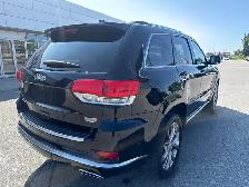 2021 Jeep Grand Cherokee Summit Summit! Loaded! Well Maintained! - Photo 9