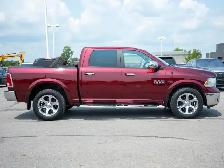 2017 Ram 1500 Laramie - Multi-Zone A/C | Power Seats - Photo 9