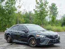 2020 Toyota Camry SE - Steering Wheel Audio Controls - Photo 2