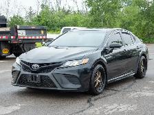 2020 Toyota Camry SE - Steering Wheel Audio Controls - Photo 4