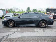 2020 Toyota Camry SE - Steering Wheel Audio Controls - Photo 5