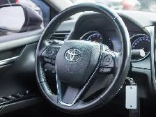 2020 Toyota Camry SE - Steering Wheel Audio Controls - Photo 20