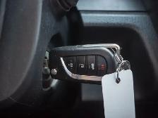 2020 Toyota Camry SE - Steering Wheel Audio Controls - Photo 28