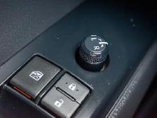 2020 Toyota Camry SE - Steering Wheel Audio Controls - Photo 36