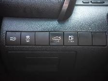 2020 Toyota Camry SE - Steering Wheel Audio Controls - Photo 37
