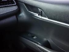 2020 Toyota Camry SE - Steering Wheel Audio Controls - Photo 44