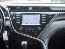 2020 Toyota Camry SE - Steering Wheel Audio Controls - Photo 45