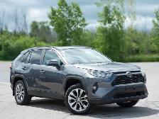 2021 Toyota RAV4 XLE - Photo 2