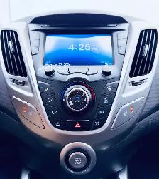 2015 Hyundai Veloster RE:FLEX 3dr Hatchback w/Red Interior (1.6L - Photo 16