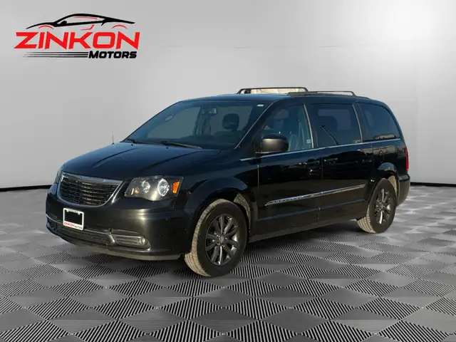2015 Chrysler Town & Country S | CLEAN CARFAX | NAVI | BACK-UP C