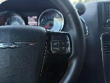 2015 Chrysler Town & Country S | CLEAN CARFAX | NAVI | BACK-UP C - Photo 23