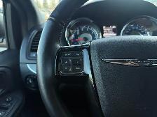 2015 Chrysler Town & Country S | CLEAN CARFAX | NAVI | BACK-UP C - Photo 24