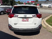 2014 Toyota RAV4 - Photo 5