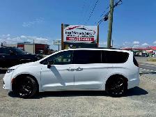 2025 Chrysler Pacifica LIMITED! CLEAN CARFAX! SAME DAY DELIVERY! - Photo 2