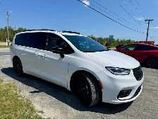 2025 Chrysler Pacifica LIMITED! CLEAN CARFAX! SAME DAY DELIVERY! - Photo 6
