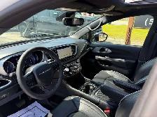 2025 Chrysler Pacifica LIMITED! CLEAN CARFAX! SAME DAY DELIVERY! - Photo 14