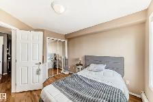 Amazing 2 bed, 2 bath, 3rd floor corner unit. - Photo 8