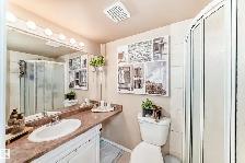 Amazing 2 bed, 2 bath, 3rd floor corner unit. - Photo 9