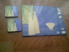 SET NEUF EN LIÈGE 4 NAPPERONS 12'x16' 6 SOUS-VERRES 4'x4' $20.00