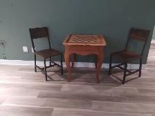 Table d'échec avec chaises